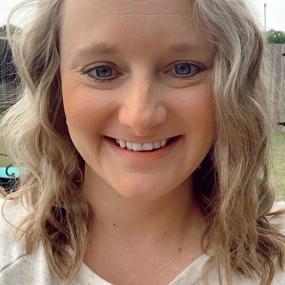 Meet your Posher, Lia - Picture 1 of 1